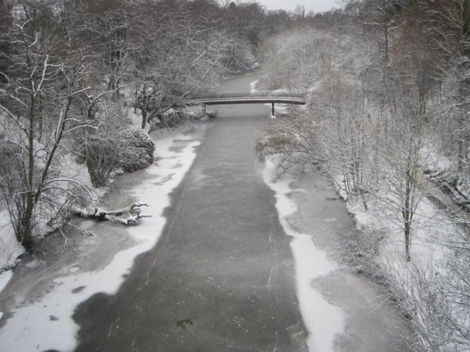 The River Kelvin frozen over